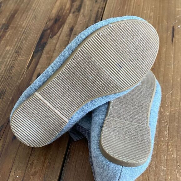 Old Navy Gray Fabric Ballet Slip On Bow Top Shoe Toddler Size 5 - Picture 7 of 11